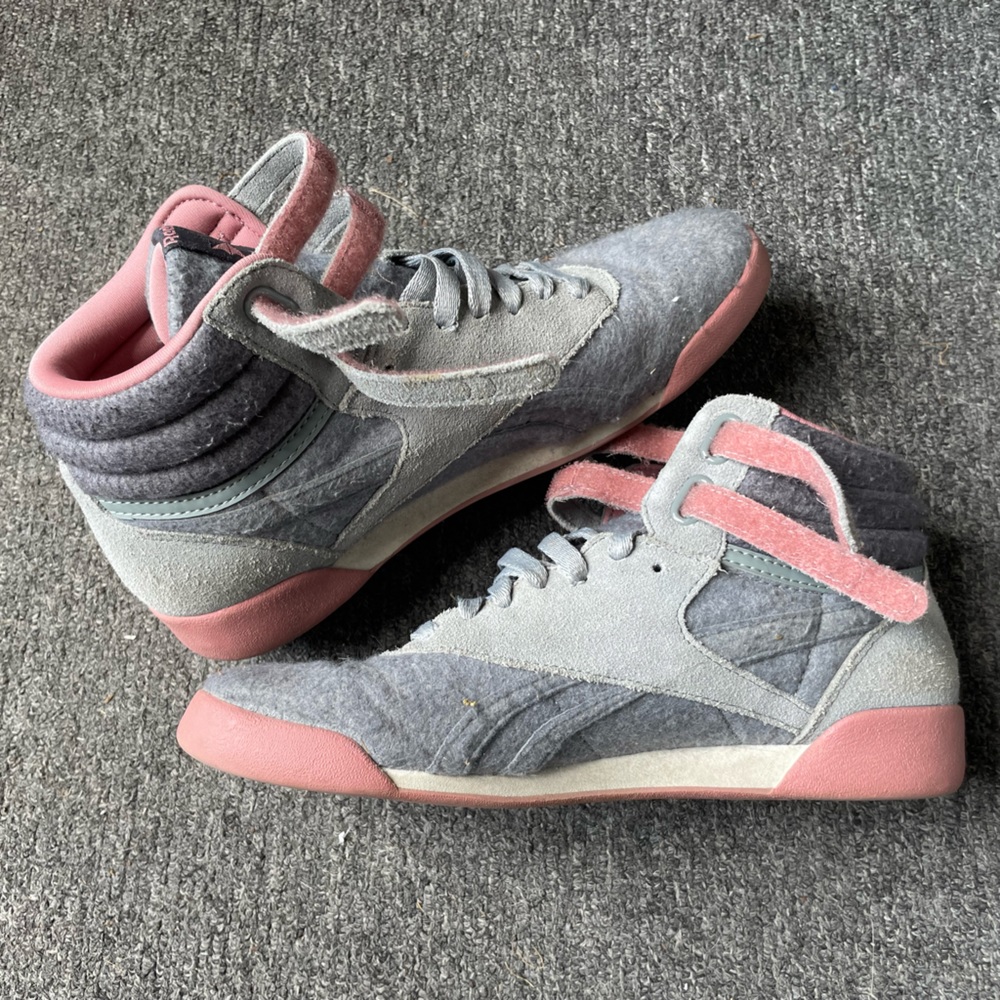 Girl’s Reebok Freestyle - Size 6